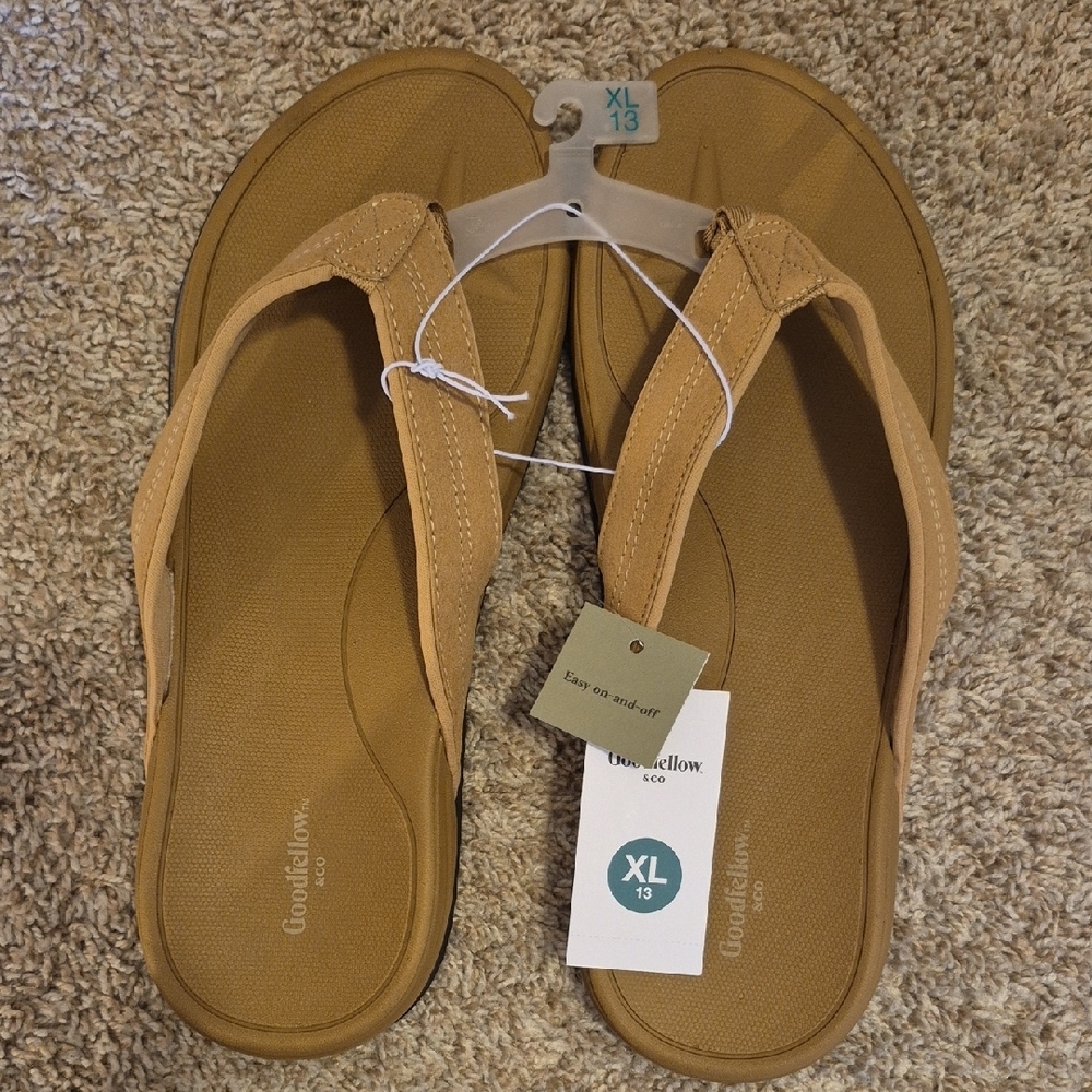 NWT Goodfellow & Co Brown Flip Flops XL